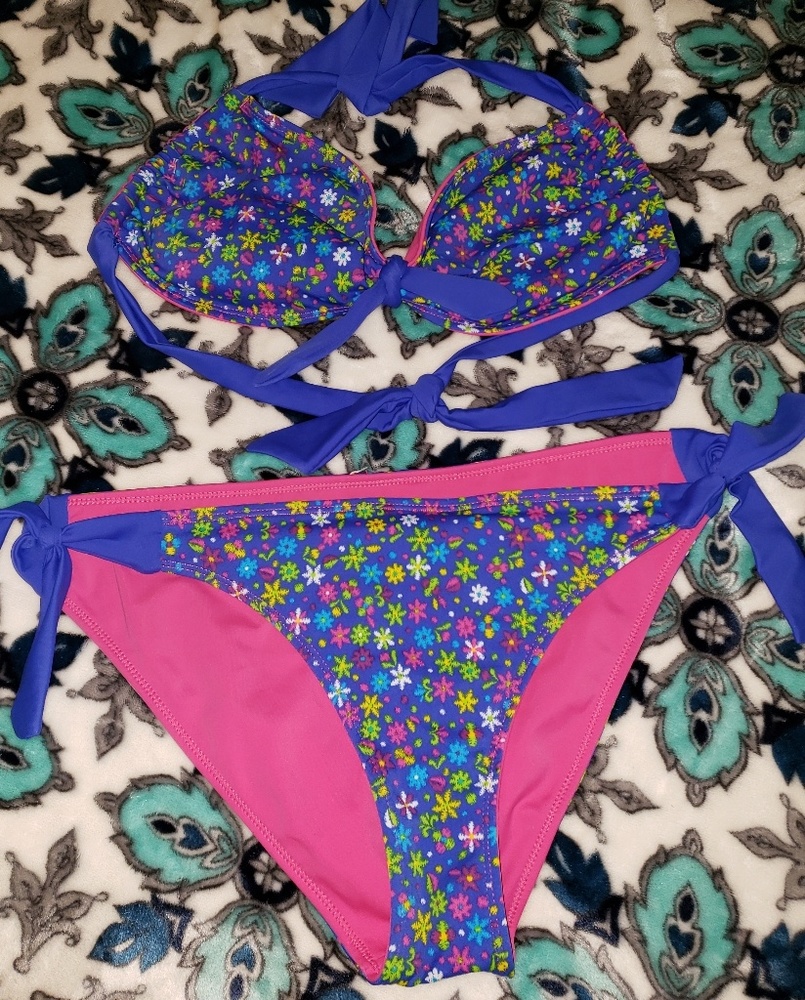2pc Reversible Bikini Size Medium - image 1
